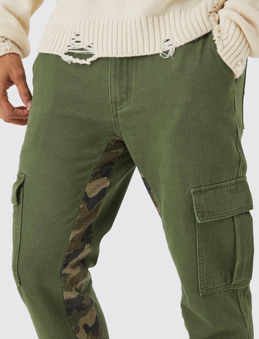 Pantalon cargo slim à imprimé camouflage